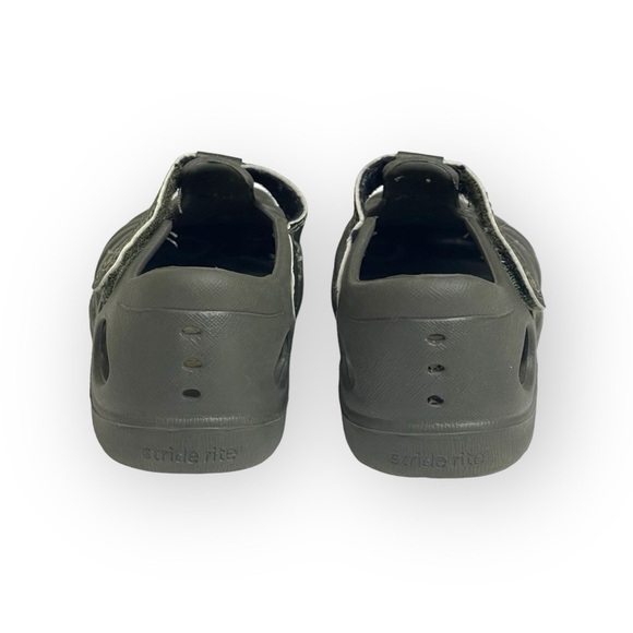 Stride Rite ✿ Unisex Children’s Kid’s Outdoor Sandal ✿ Army Green Camo ✿ Boy 8 - Picture 3 of 16